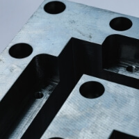 難削材でも精密加工が可能