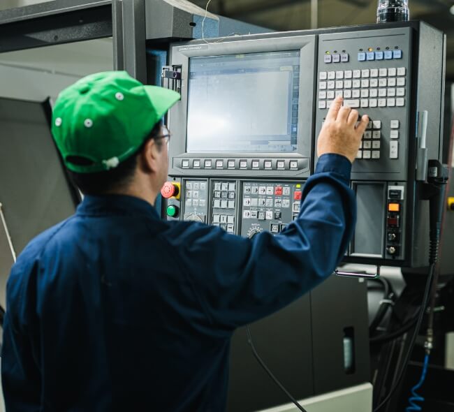 金属素材の可能性を引き出す加工技術と、自社一貫体制によりものづくりをサポート。